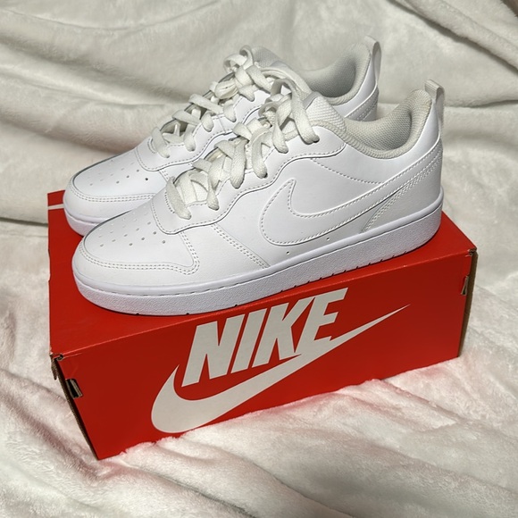 NWT 7Y Nike Shoes - Picture 4 of 6